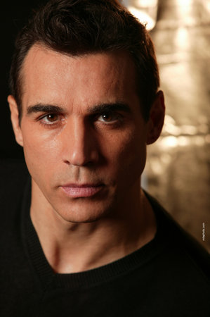 Adrian Paul 126356