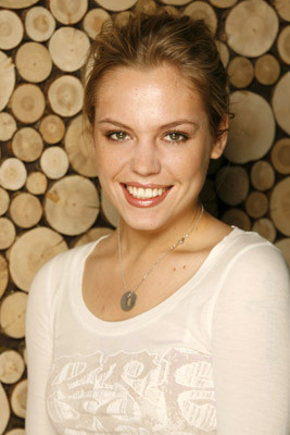 Agnes Bruckner 203840