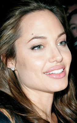 Angelina Jolie 152343