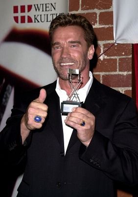 Arnold Schwarzenegger 85114