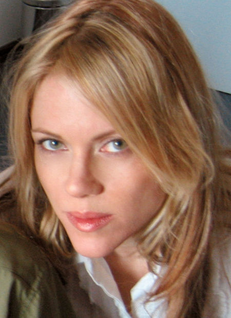 Britta Phillips 329085