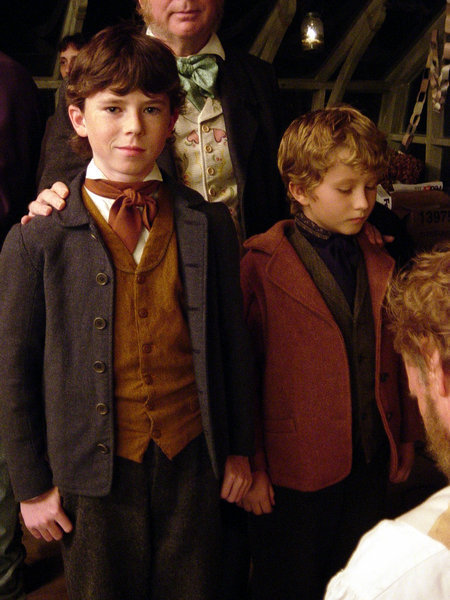 Charlie McDermott 234398