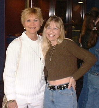 Dee Wallace 214090