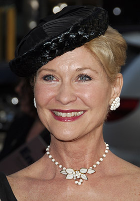 Dee Wallace 214091
