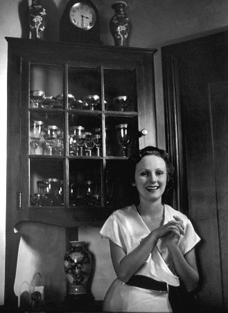 Dorothy Jordan 297637