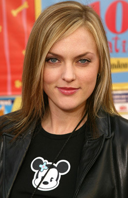 Elaine Hendrix 184316