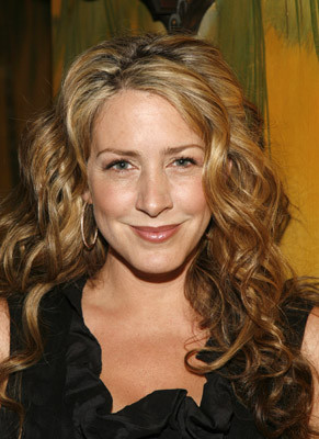 Joely Fisher 175100