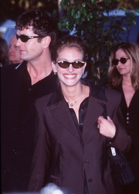 Julia Roberts 90223