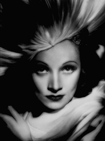 Marlene Dietrich 2590