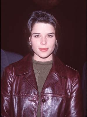 Neve Campbell 89040