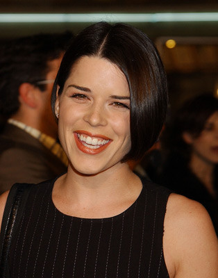 Neve Campbell 89055