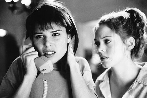 Neve Campbell 89095
