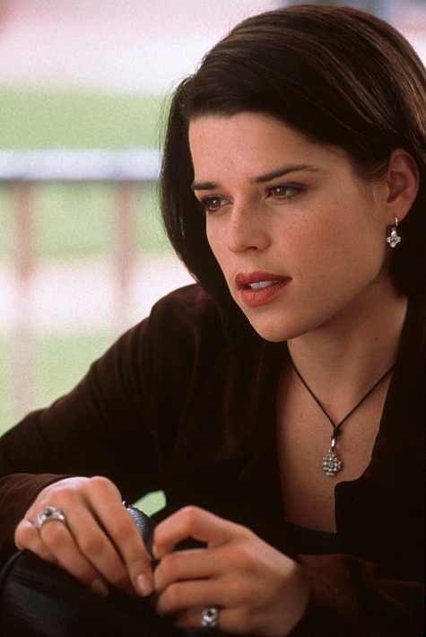 Neve Campbell 89097