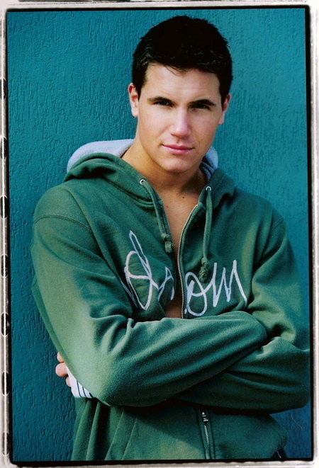 Robbie Amell 33114