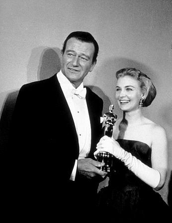 John Wayne 3833
