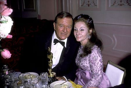 John Wayne 3834